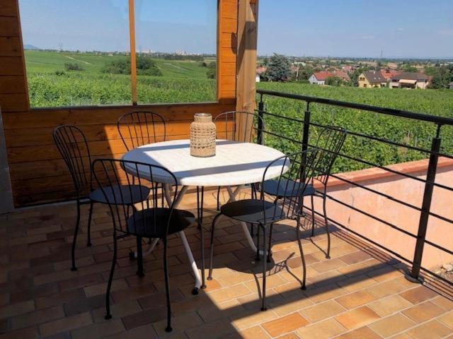 Les Trois Pierres Villa Eguisheim Exterior foto